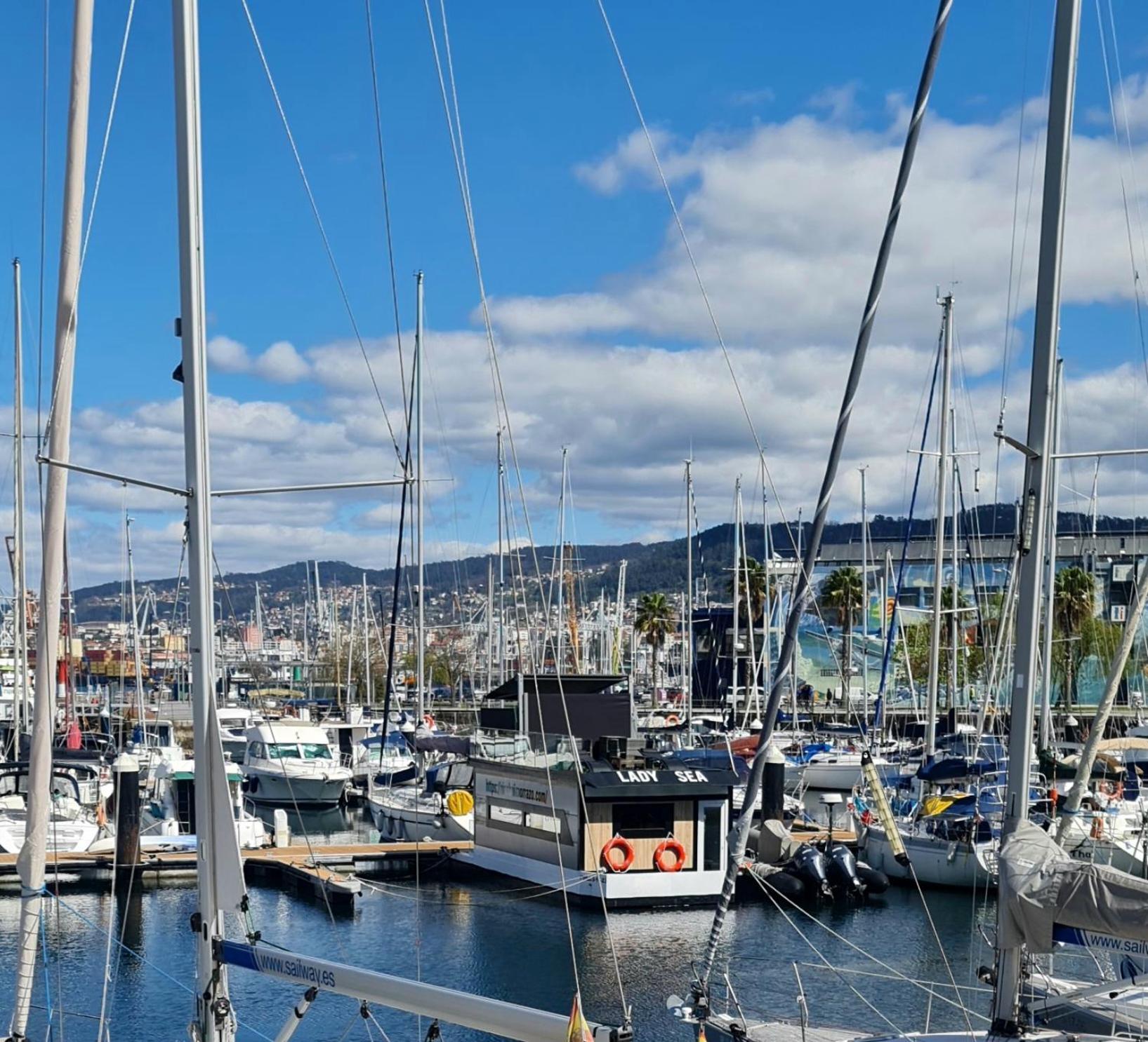 Barco-Apartamento En El Nautico De ヴィーゴ エクステリア 写真